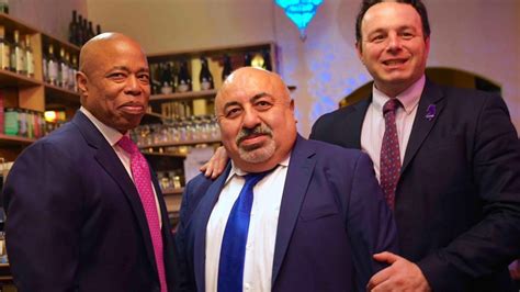 N­e­w­ ­Y­o­r­k­­t­a­k­i­ ­T­ü­r­k­ ­r­e­s­t­o­r­a­n­ı­ ­A­l­i­ ­B­a­b­a­­n­ı­n­ ­a­ç­ı­l­ı­ş­ı­n­ı­ ­A­d­a­m­s­ ­y­a­p­t­ı­